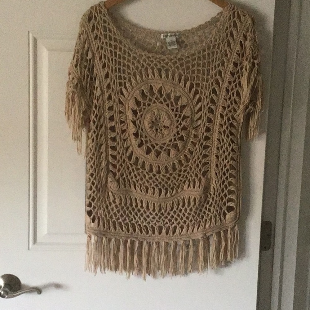 WOMEN’S VEST WITH FRINGE
